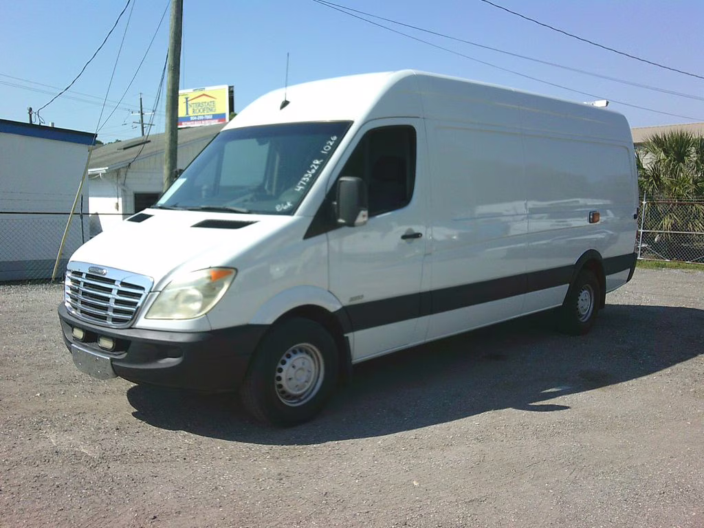 2010 WHITE Freightliner SPRINTER 2500 Mid-Size