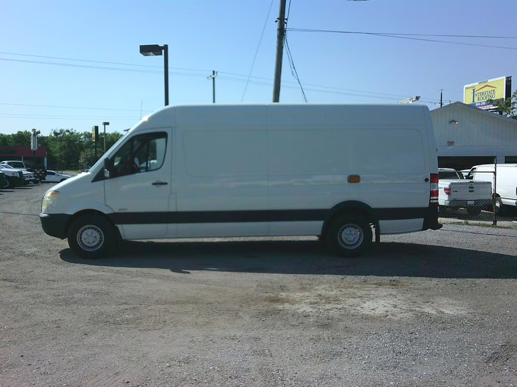 2010 WHITE Freightliner SPRINTER 2500 Mid-Size