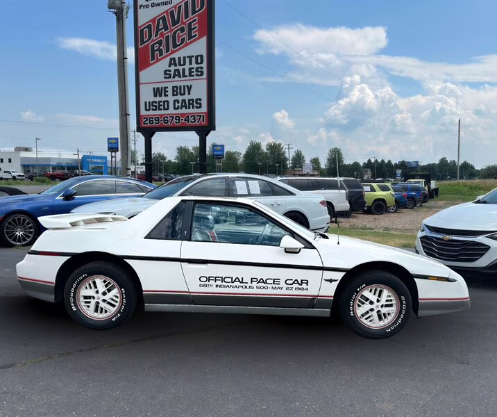 1984 WHITE Pontiac Fiero SE RWD Coupe