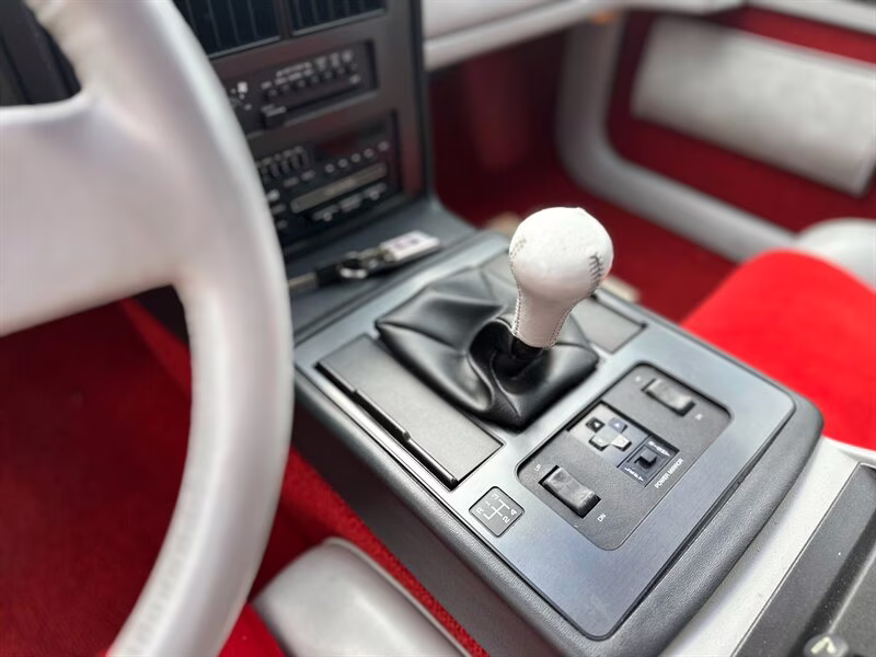 1984 WHITE Pontiac Fiero SE RWD Coupe