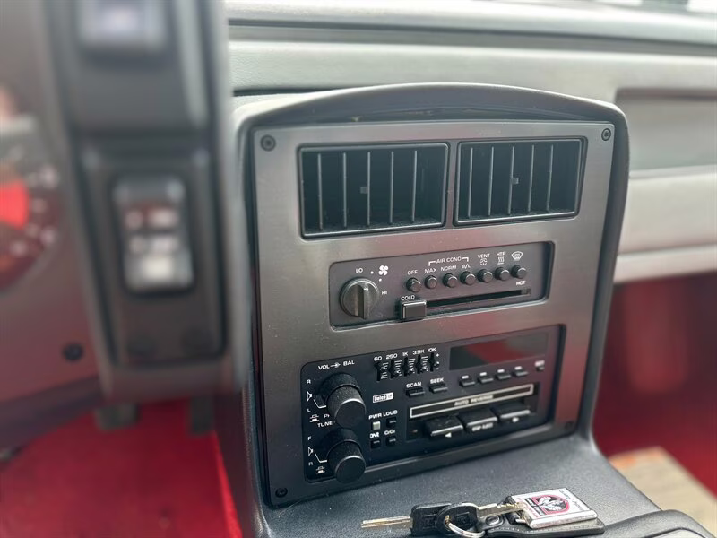 1984 WHITE Pontiac Fiero SE RWD Coupe