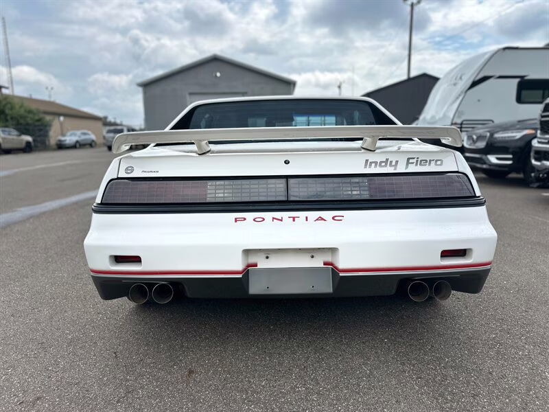 1984 WHITE Pontiac Fiero SE RWD Coupe