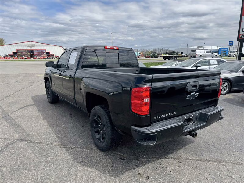 2018 Black Chevrolet Silverado 1500 LT 4X4 Truck