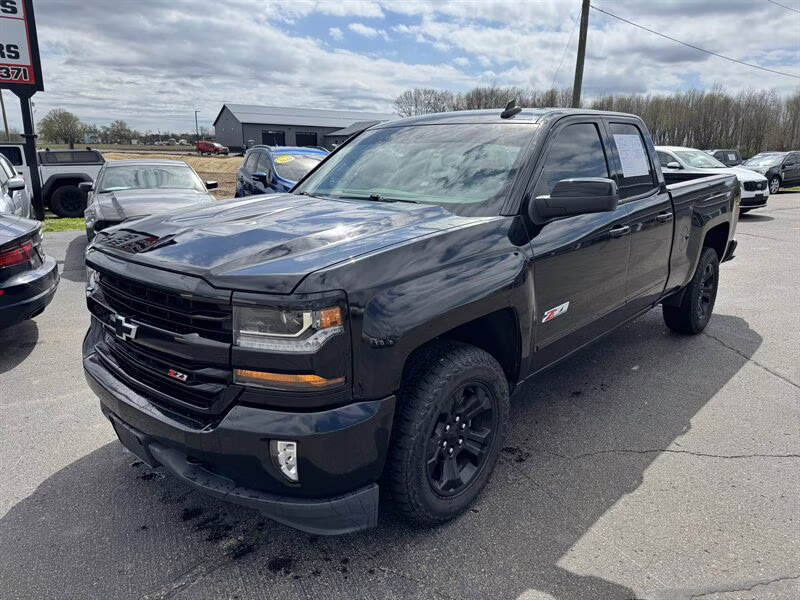 2018 Black Chevrolet Silverado 1500 LT 4X4 Truck