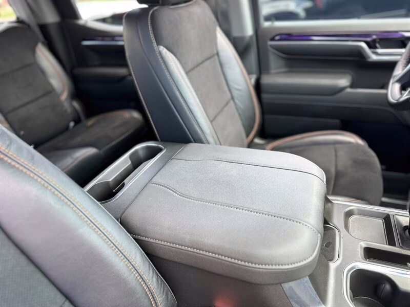 2023 Summit White Chevrolet Silverado 1500 LT Trail Boss BDS LIFT LOTS OF EXTRAS!! 4X4 Truck