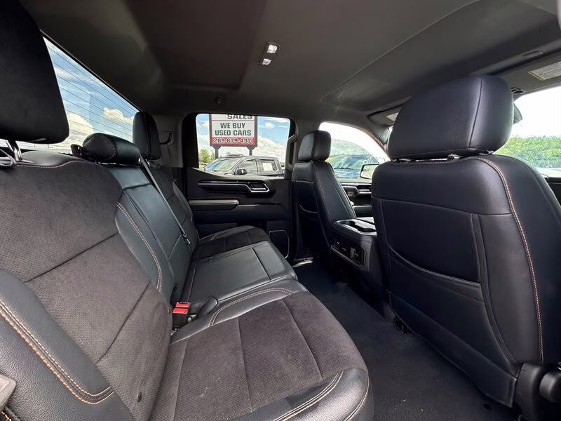 2023 Summit White Chevrolet Silverado 1500 LT Trail Boss BDS LIFT LOTS OF EXTRAS!! 4X4 Truck