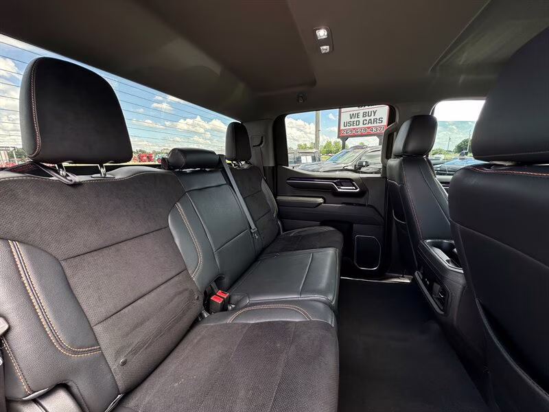 2023 Summit White Chevrolet Silverado 1500 LT Trail Boss BDS LIFT LOTS OF EXTRAS!! 4X4 Truck