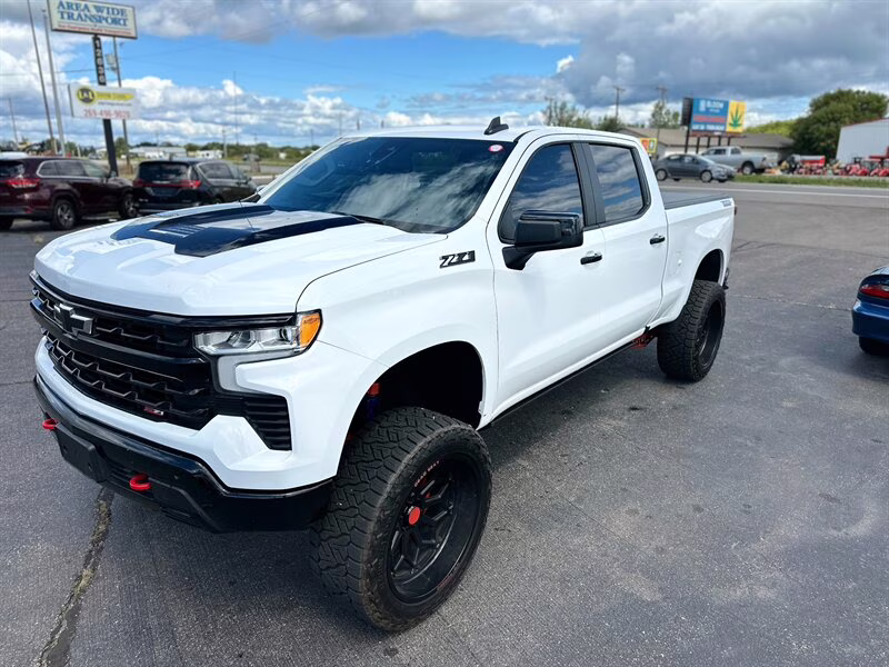 2023 Summit White Chevrolet Silverado 1500 LT Trail Boss BDS LIFT LOTS OF EXTRAS!! 4X4 Truck