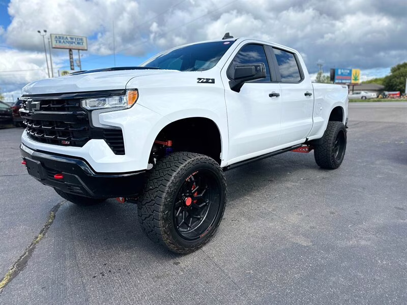 2023 Summit White Chevrolet Silverado 1500 LT Trail Boss BDS LIFT LOTS OF EXTRAS!! 4X4 Truck