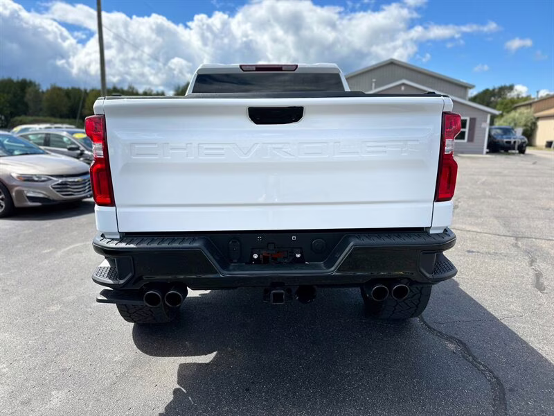 2023 Summit White Chevrolet Silverado 1500 LT Trail Boss BDS LIFT LOTS OF EXTRAS!! 4X4 Truck