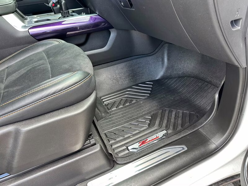 2023 Summit White Chevrolet Silverado 1500 LT Trail Boss BDS LIFT LOTS OF EXTRAS!! 4X4 Truck