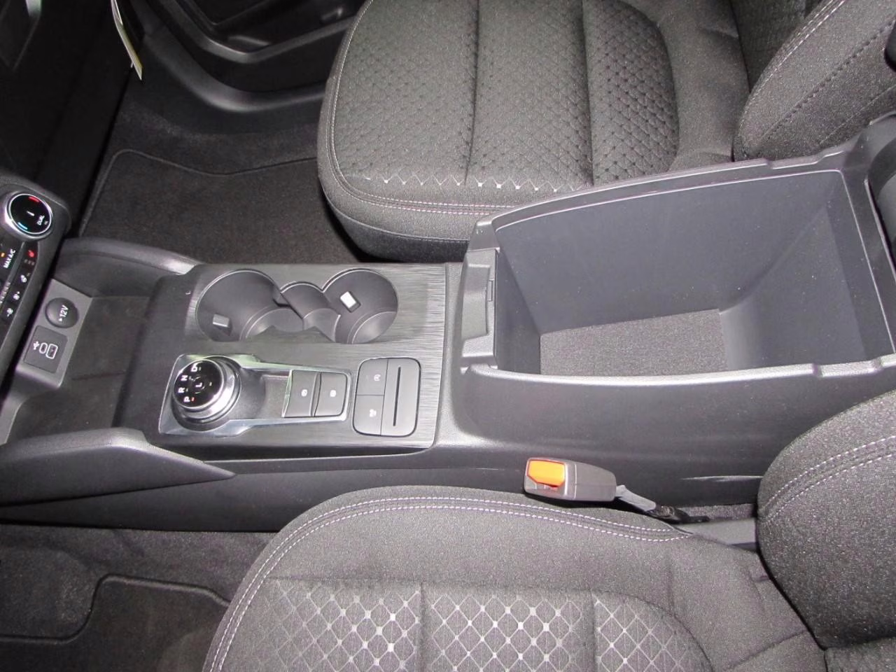 2026 Agate Black Metallic Ford Escape Active FWD SUV