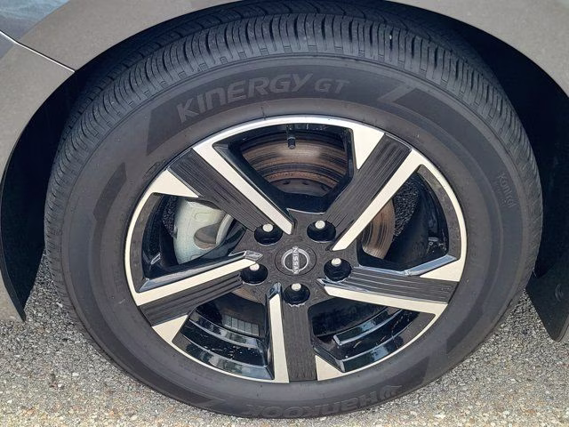 2025 Gun Metallic Nissan Sentra SV FWD Sedan