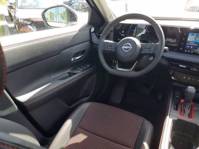 2026 Aspen White/Super Black Nissan Kicks SR FWD SUV