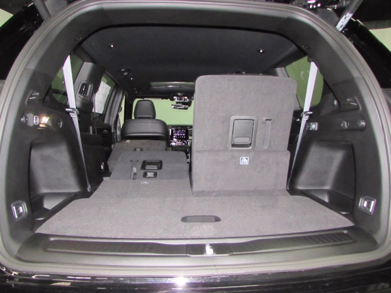 2025 Diamond Black Crystal Pearlcoat Jeep Grand Cherokee L Altitude X 4X4 SUV