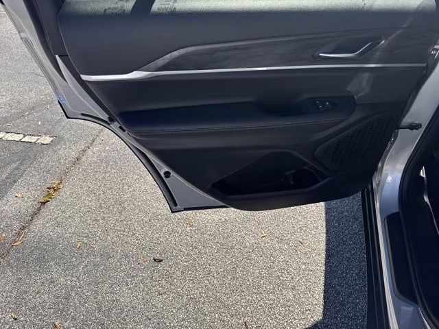 2025 Silver Zynith Jeep Grand Cherokee L Limited 4X4 SUV