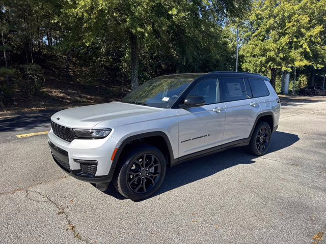 2025 Silver Zynith Jeep Grand Cherokee L Limited 4X4 SUV