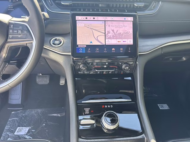 2025 Silver Zynith Jeep Grand Cherokee L Limited 4X4 SUV