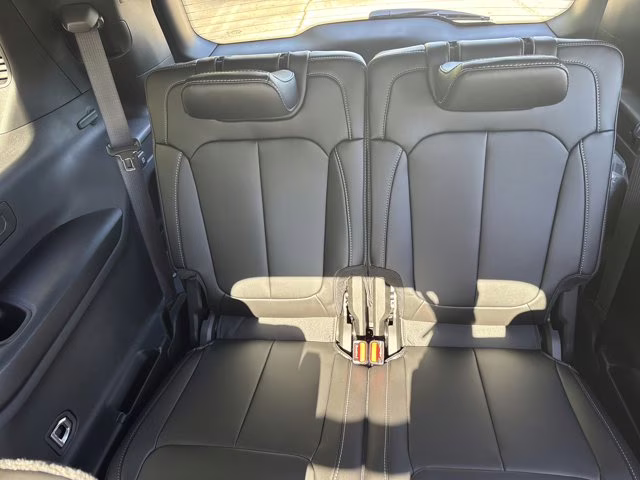 2025 Silver Zynith Jeep Grand Cherokee L Limited 4X4 SUV