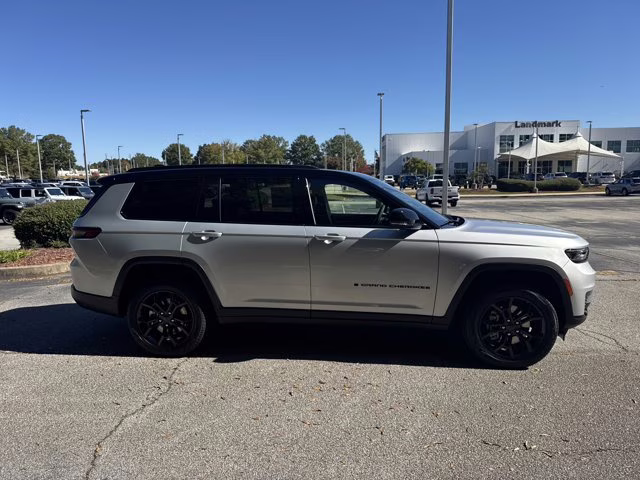 2025 Silver Zynith Jeep Grand Cherokee L Limited 4X4 SUV