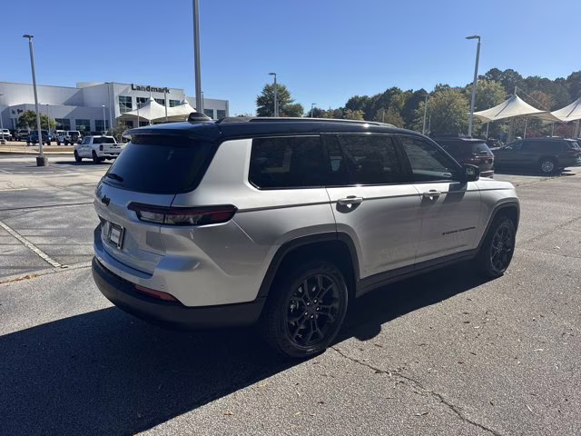 2025 Silver Zynith Jeep Grand Cherokee L Limited 4X4 SUV