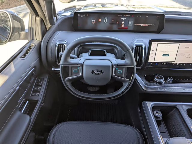 2025 Black Metallic Ford Expedition Platinum 4X4 SUV