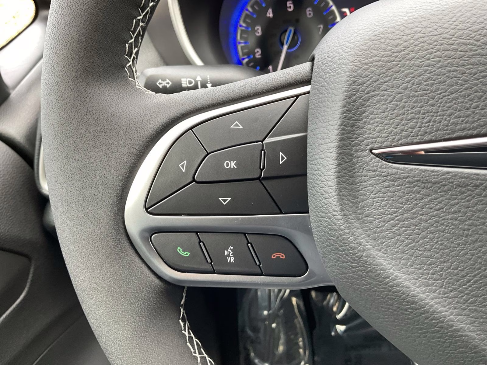 2026 Bright White Clearcoat Chrysler Pacifica Select AWD Van