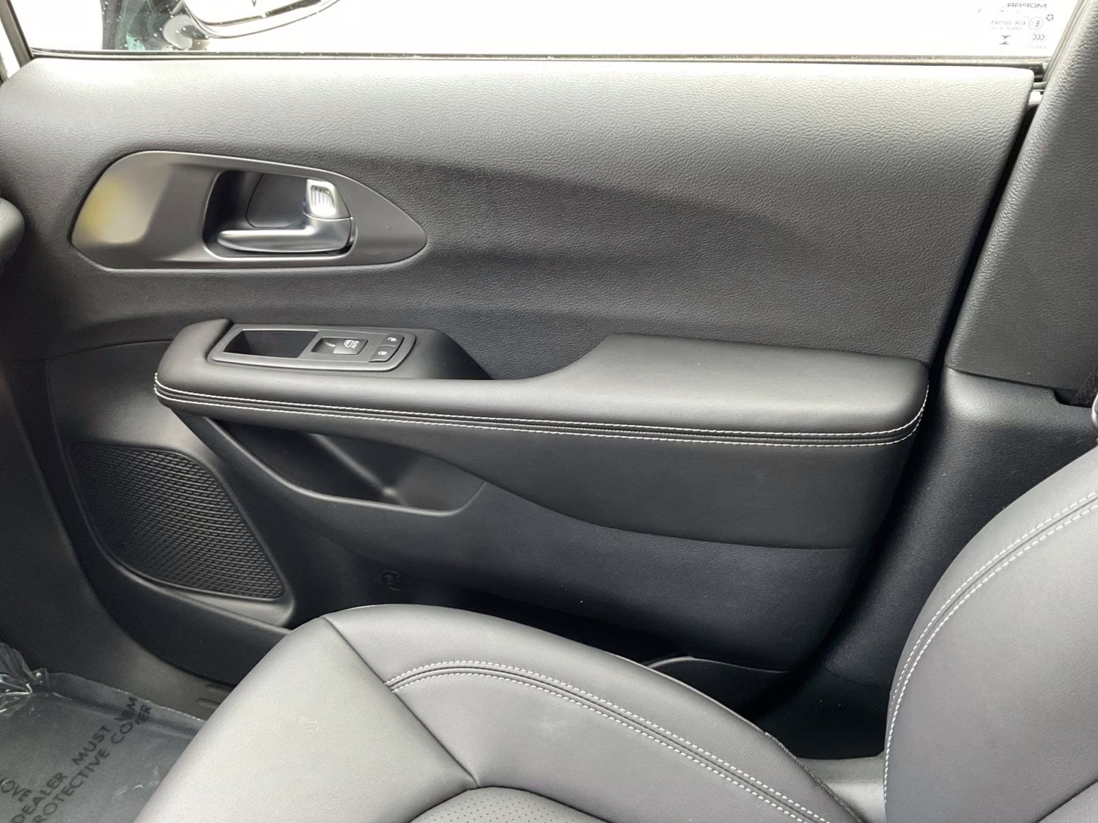 2026 Bright White Clearcoat Chrysler Pacifica Select AWD Van