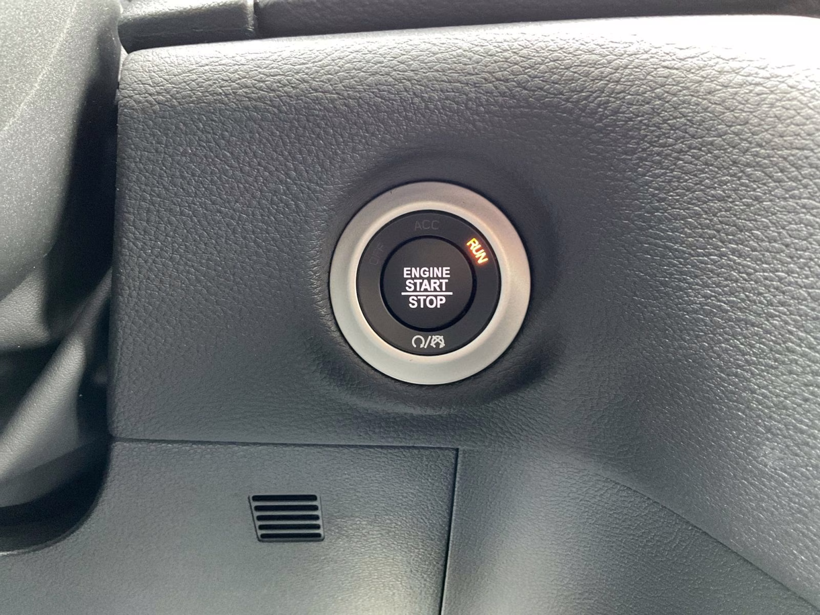 2026 Bright White Clearcoat Chrysler Pacifica Select AWD Van