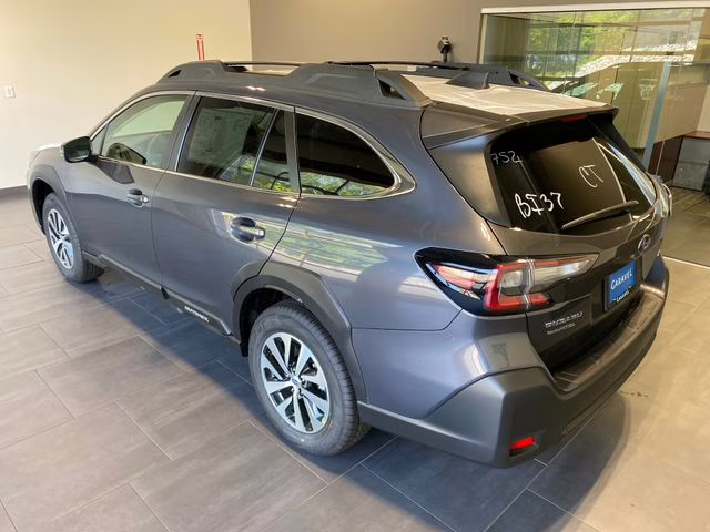 2025 Magnetite Gray Metallic Subaru Outback Premium AWD SUV