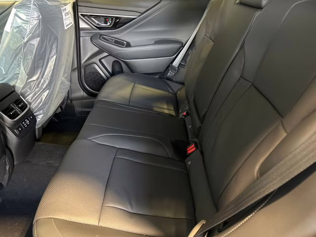 2025 Crystal White Pearl Subaru Outback Limited XT AWD SUV