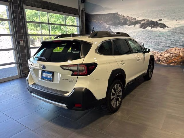 2025 Crystal White Pearl Subaru Outback Limited XT AWD SUV