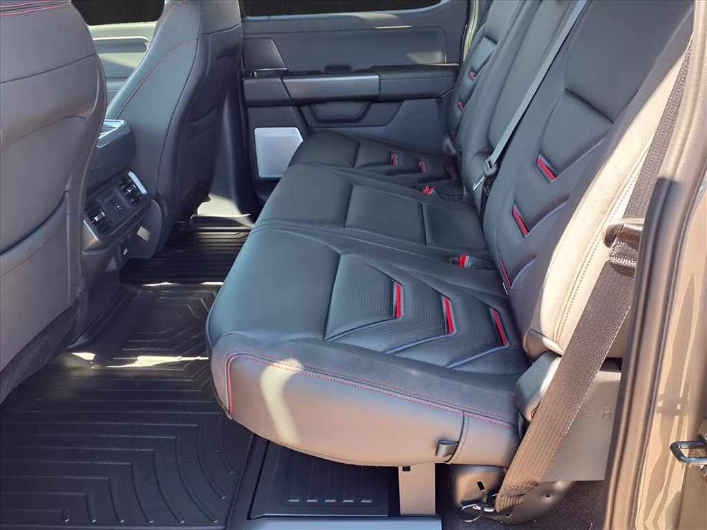 2025 Carbonized Gray Metallic Ford F-150 LARIAT 4X4 Truck