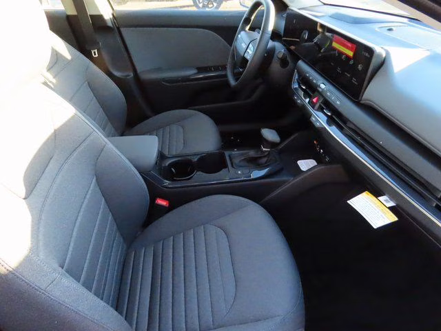 2025 Snow White Pearl Kia K4 EX FWD Sedan