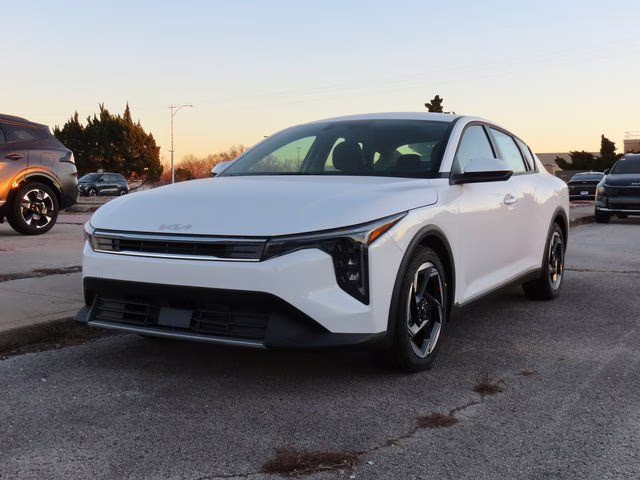 2025 Snow White Pearl Kia K4 EX FWD Sedan