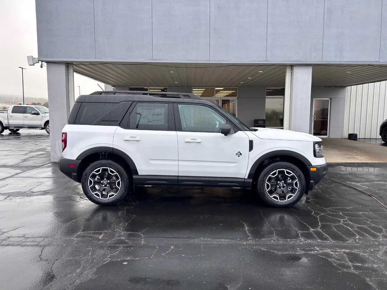 2025 Oxford White Ford Bronco Sport Outer Banks 4X4 SUV