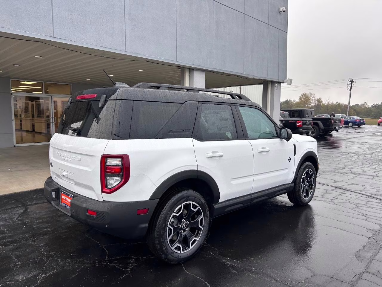 2025 Oxford White Ford Bronco Sport Outer Banks 4X4 SUV