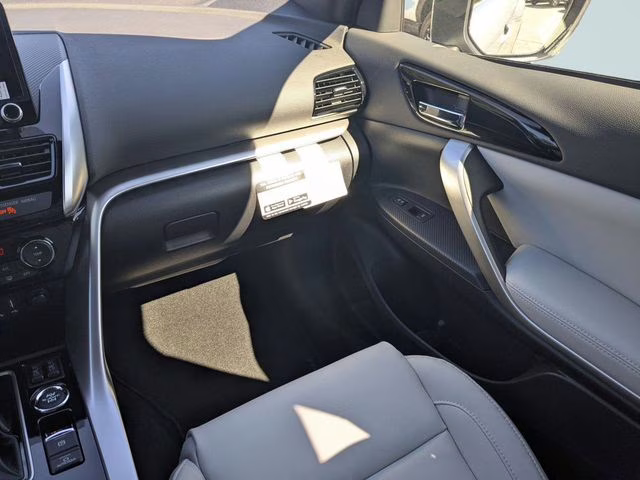 2026 Alloy Silver Metallic Mitsubishi Eclipse Cross SEL 4X4 SUV