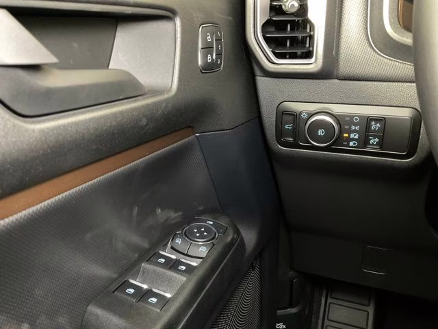 2025 Gray Metallic Ford Bronco Sport Outer Banks 4X4 SUV