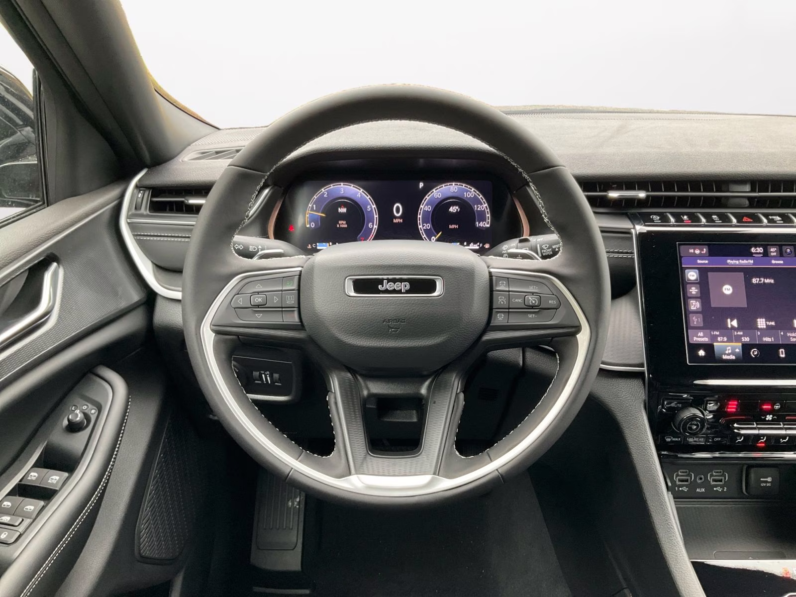 2025 Diamond Black Crystal Pearlcoat Jeep Grand Cherokee Altitude X 4X4 SUV