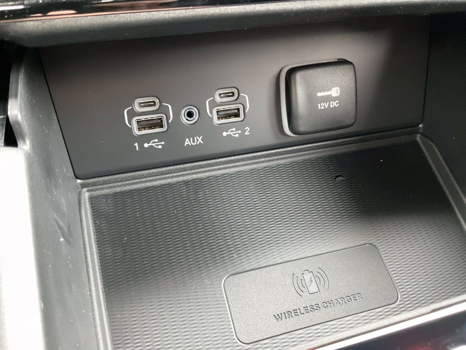 2025 Diamond Black Crystal Pearlcoat Jeep Grand Cherokee Altitude X 4X4 SUV