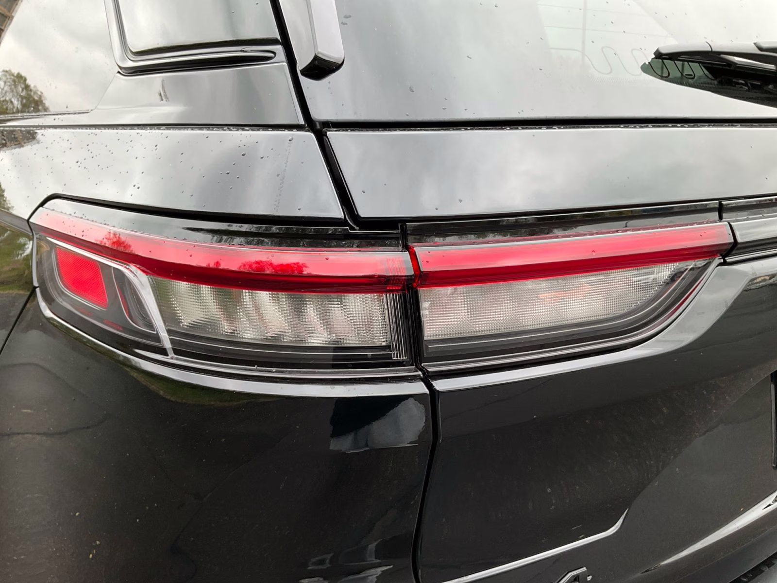 2025 Diamond Black Crystal Pearlcoat Jeep Grand Cherokee Altitude X 4X4 SUV