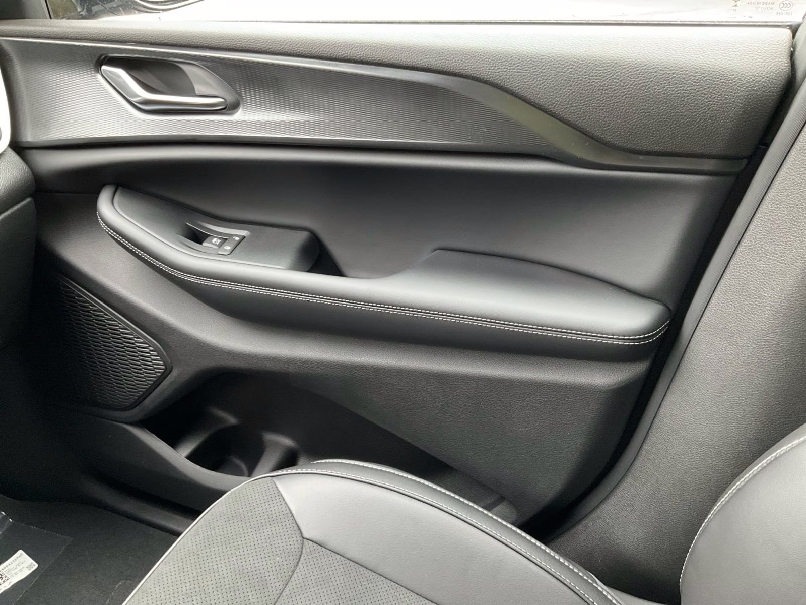 2025 Diamond Black Crystal Pearlcoat Jeep Grand Cherokee Altitude X 4X4 SUV