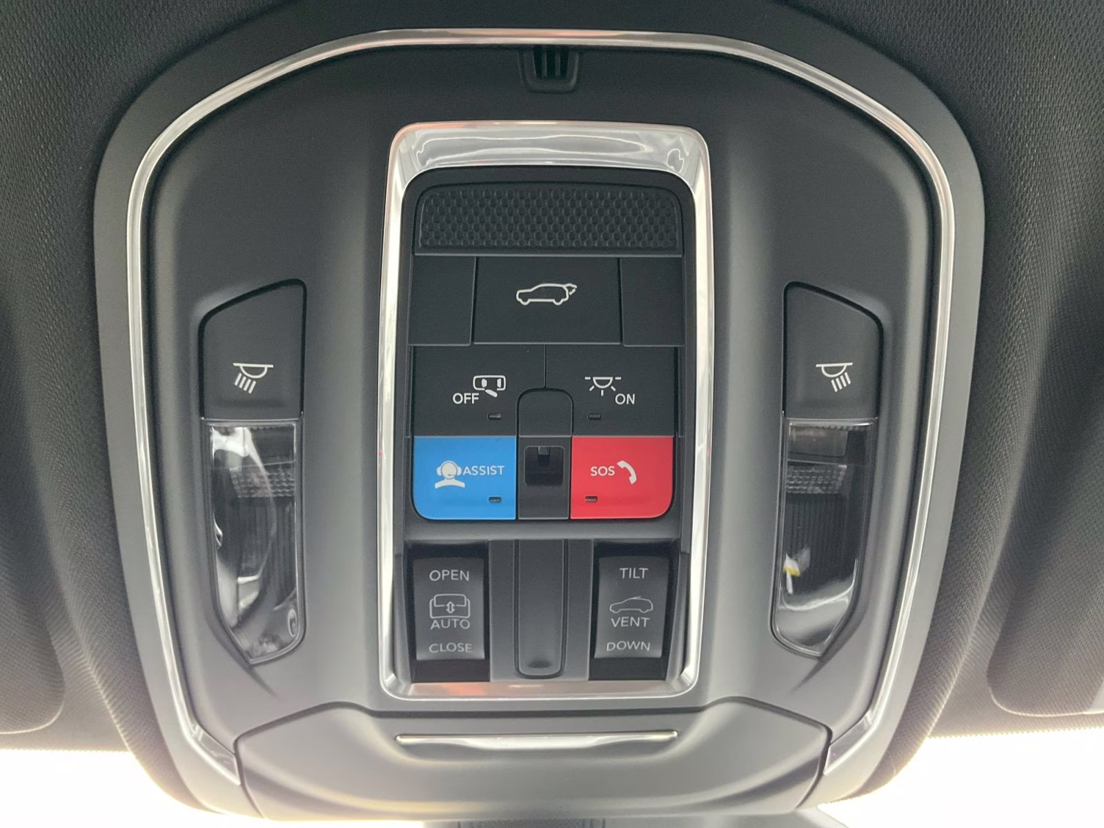 2025 Diamond Black Crystal Pearlcoat Jeep Grand Cherokee Altitude X 4X4 SUV