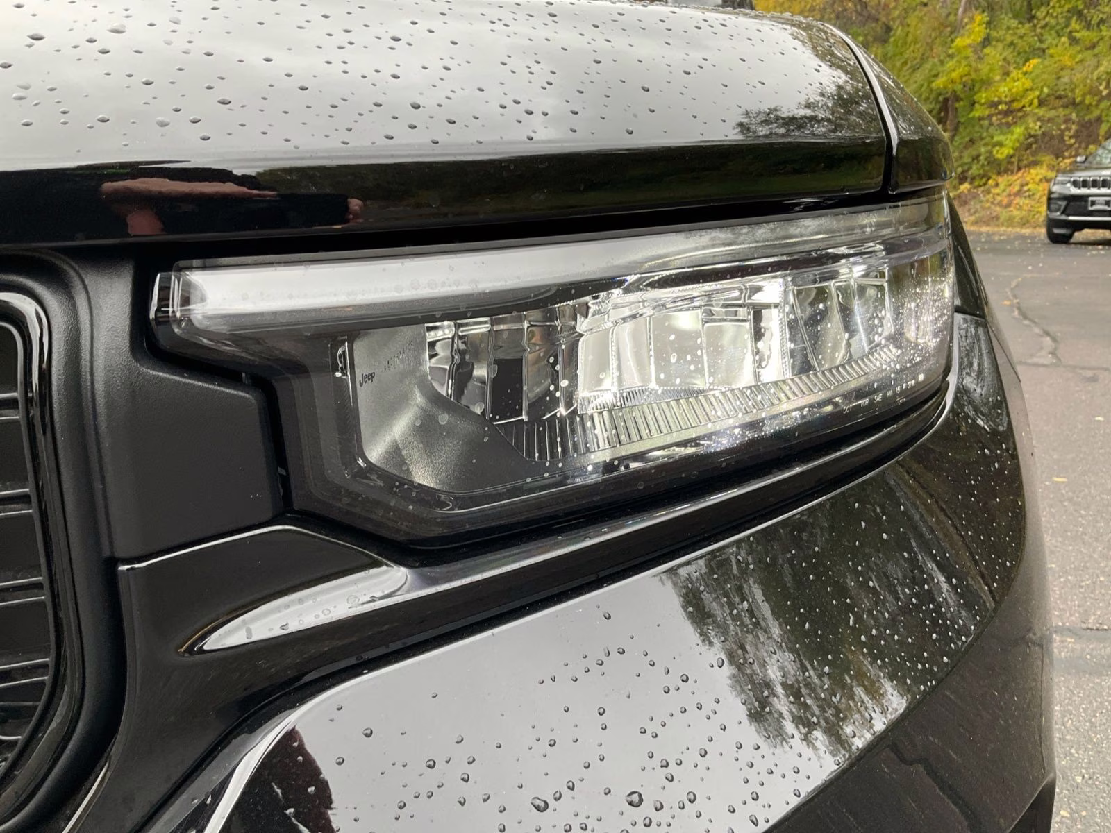 2025 Diamond Black Crystal Pearlcoat Jeep Grand Cherokee Altitude X 4X4 SUV