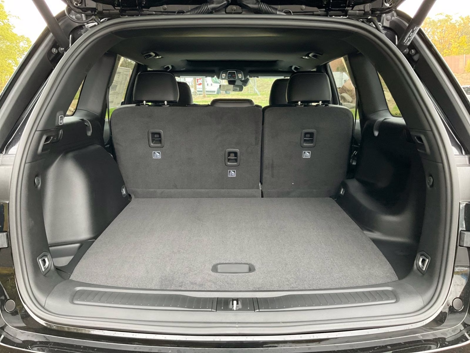 2025 Diamond Black Crystal Pearlcoat Jeep Grand Cherokee Altitude X 4X4 SUV