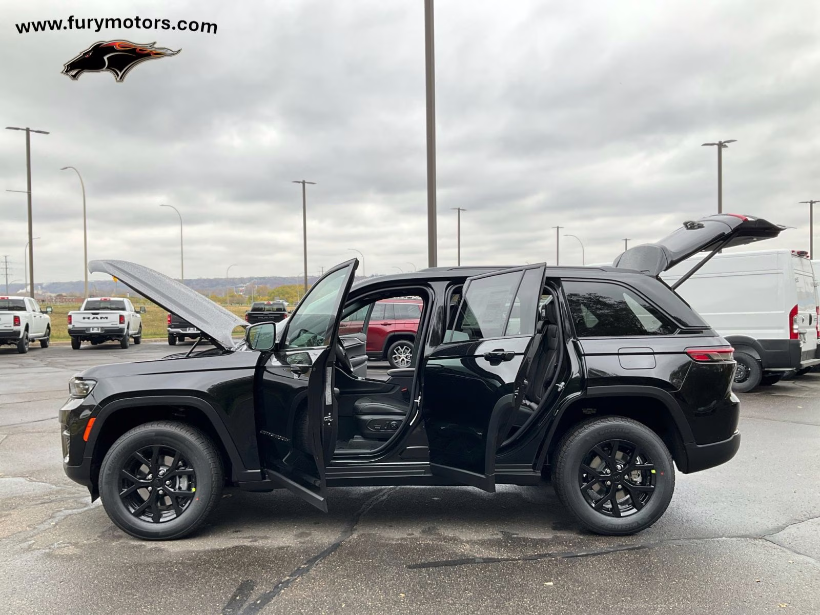 2025 Diamond Black Crystal Pearlcoat Jeep Grand Cherokee Altitude X 4X4 SUV