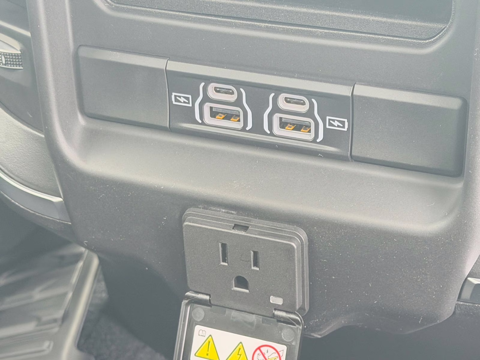 2026 Diamond Black Crystal Pearlcoat Ram 1500 Big Horn/Lone Star 4X4 Truck