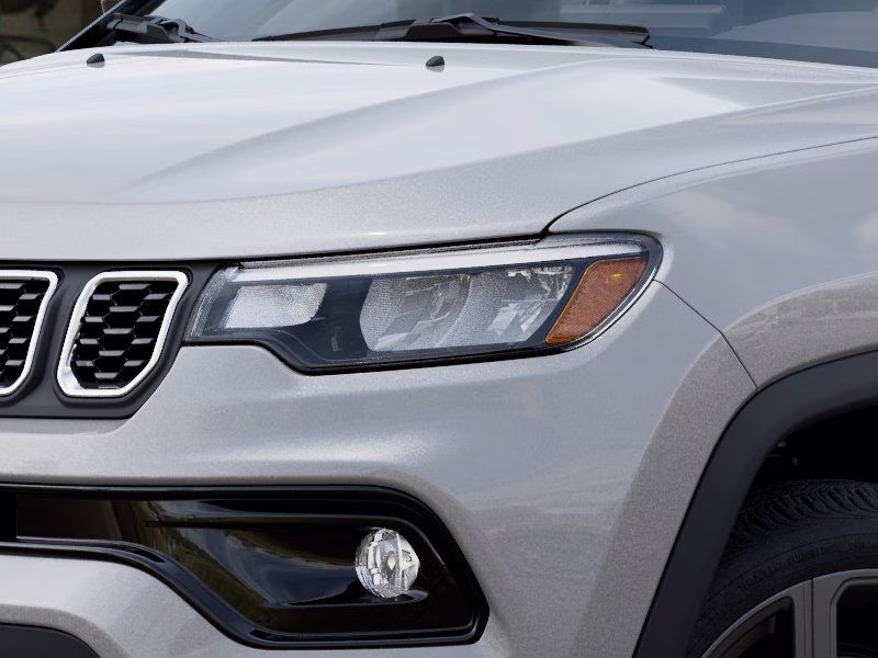 2026 Silver Zynith Metallic Clearcoat Jeep Compass Limited 4X4 SUV