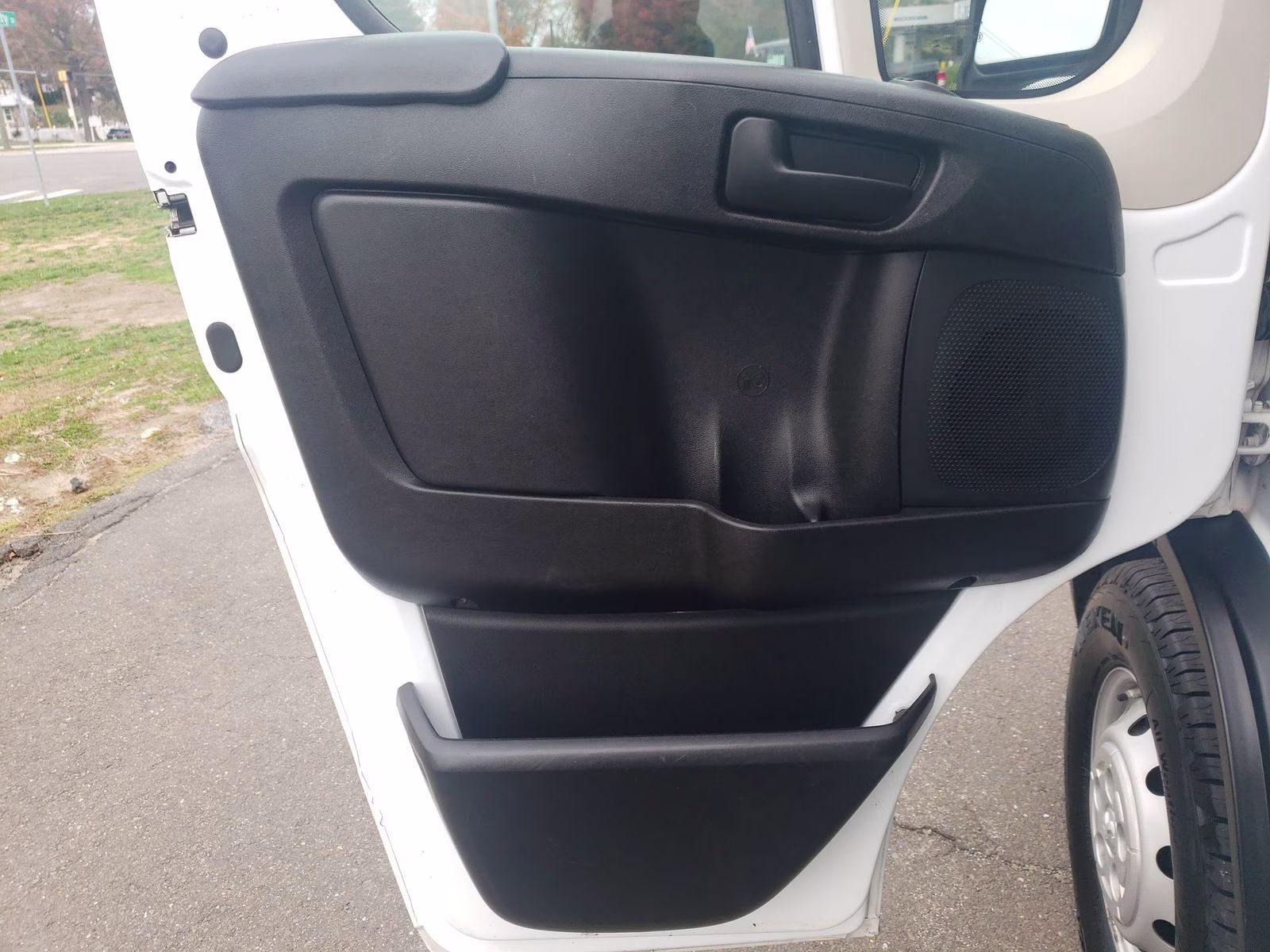 2019 Bright White Clearcoat Ram ProMaster 2500 High Roof FWD Van